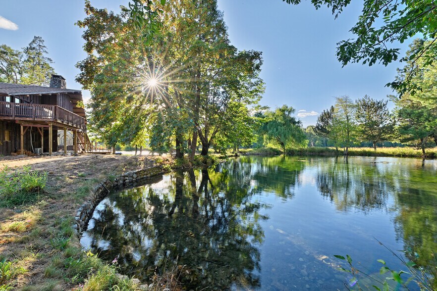 More Photos Of 3900 Holland Rd loop, Cave Junction Winery Vineyard For Sale