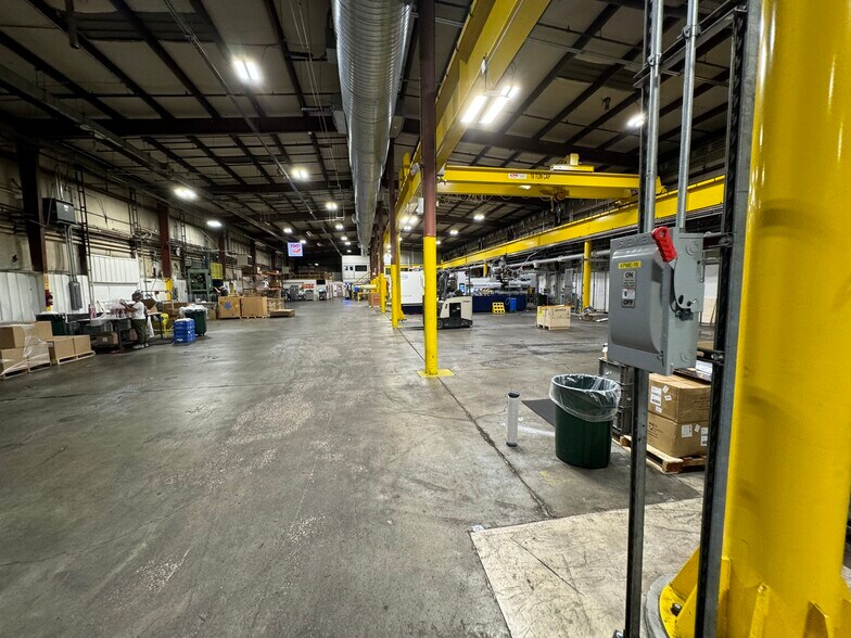 More Photos Of 19919 W Shawnee Mission Pky, Shawnee Manufacturing For Sale