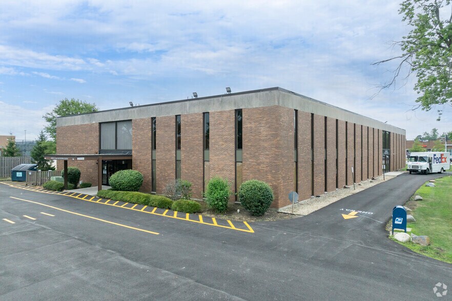 Primary Photo Of 2555 Lincoln Hwy, Olympia Fields Medical For Lease
