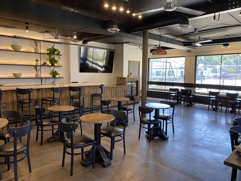 Primary Photo Of 3648 S Park Ave, Blasdell Restaurant For Lease