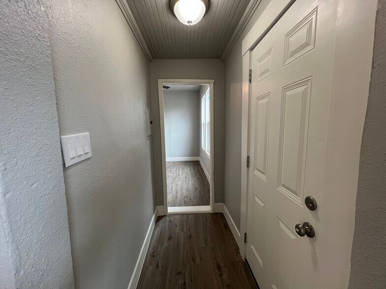 More Photos Of 101 Stanley Ct, San Antonio Multifamily For Sale