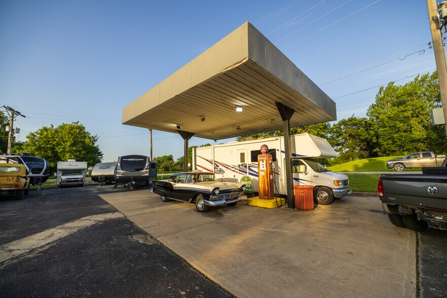 More Photos Of 23621 S State Route 291, Harrisonville Industrial For Sale