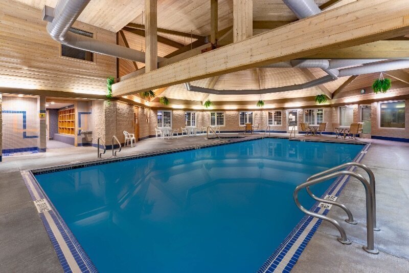 More Photos Of N3332 Pine Mountain Rd, Iron Mountain Hotel For Sale
