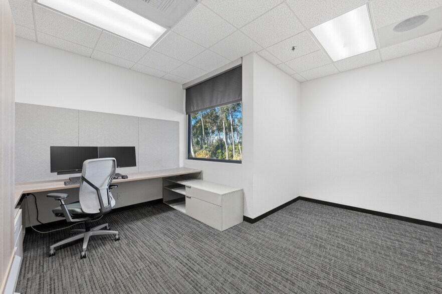 More Photos Of 9170-9190 Camino Santa Fe, San Diego Light Manufacturing For Sale