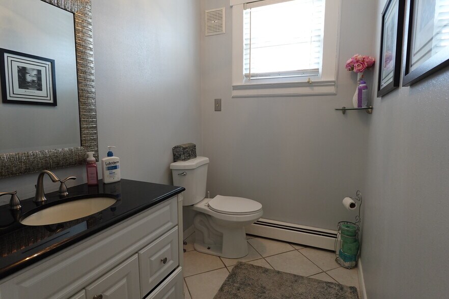 More Photos Of 235 Everett Ave, Wyckoff Office For Sale