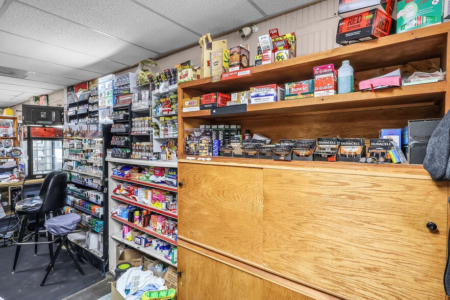 More Photos Of 2550 Parks Mill Rd, Buckhead Morgan Service Station For Sale