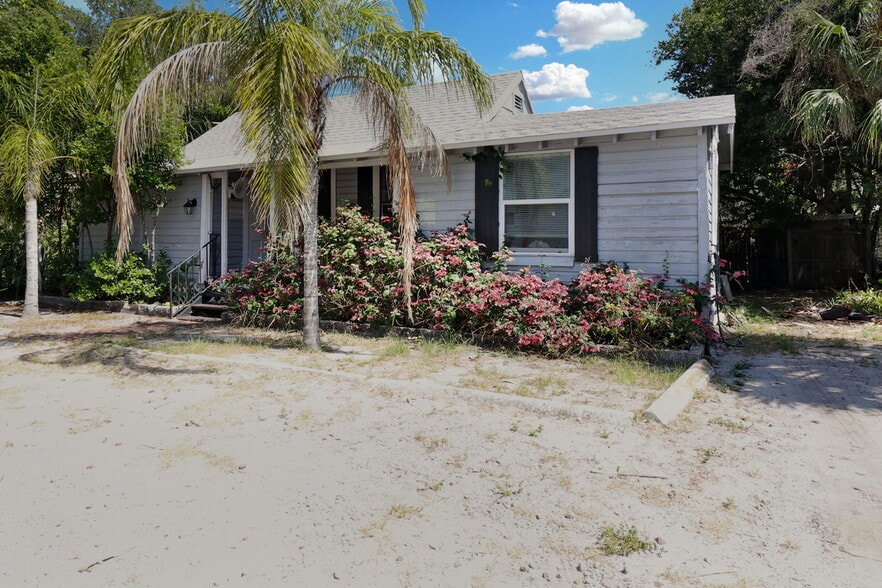 More Photos Of 822 Grand Central St, Clearwater Apartments For Sale