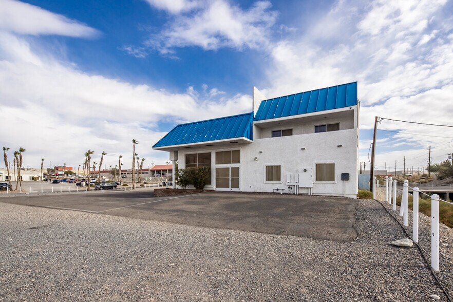 More Photos Of 951 Lake Havasu Ave N, Lake Havasu City Showroom For Sale