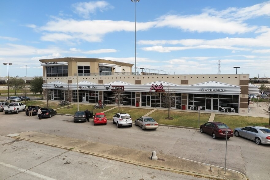 More Photos Of 4701 Calhoun Rd, Houston Unknown For Lease