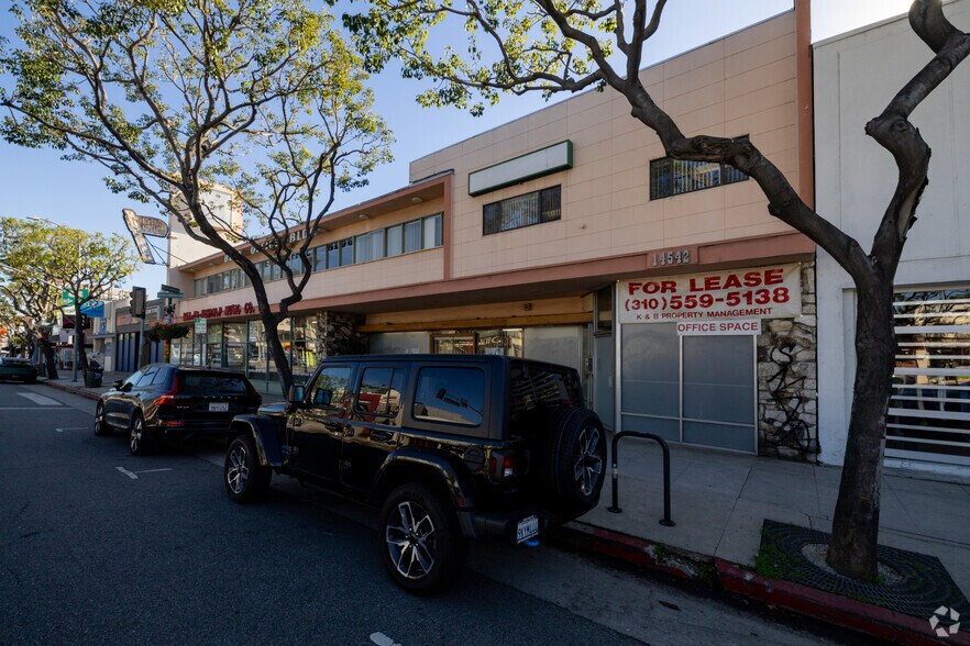 Primary Photo Of 14534-14542 Ventura Blvd, Sherman Oaks Office For Lease