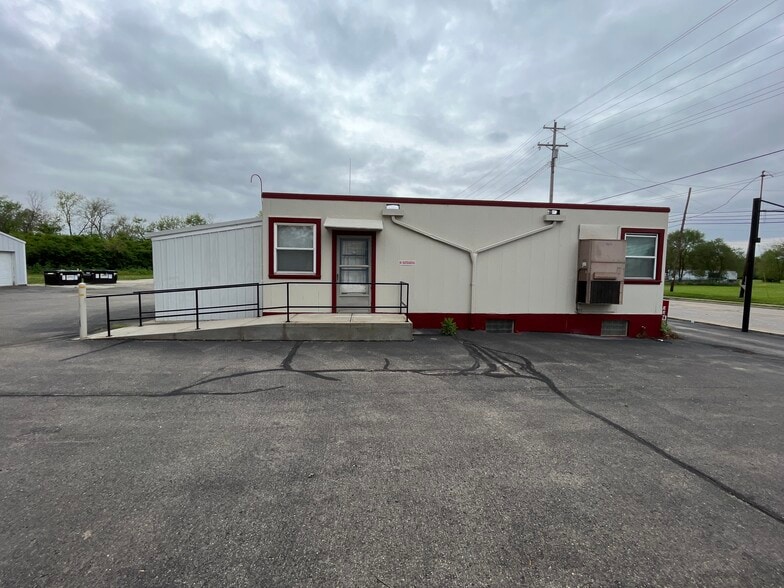 More Photos Of 6401 Germantown Rd, Middletown Storefront Retail Office For Lease