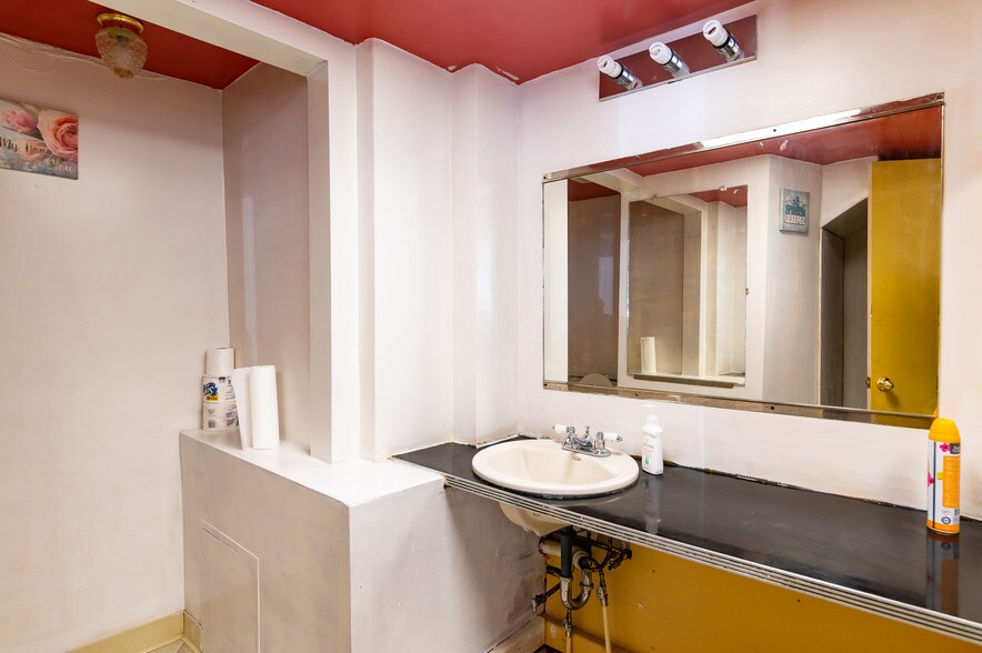 More Photos Of 6328 Windsor Mill Rd, Gwynn Oak Storefront Retail Office For Sale