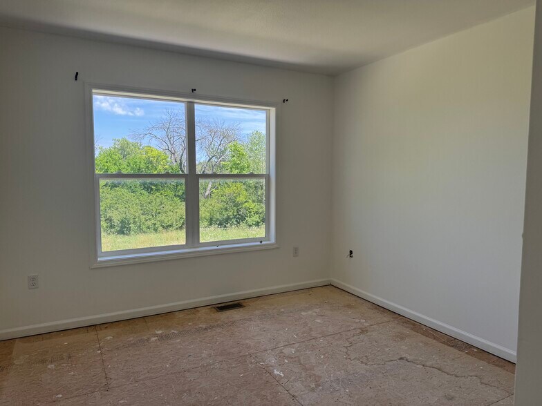 More Photos Of 13450 S Topeka Ave, Carbondale Apartments For Sale