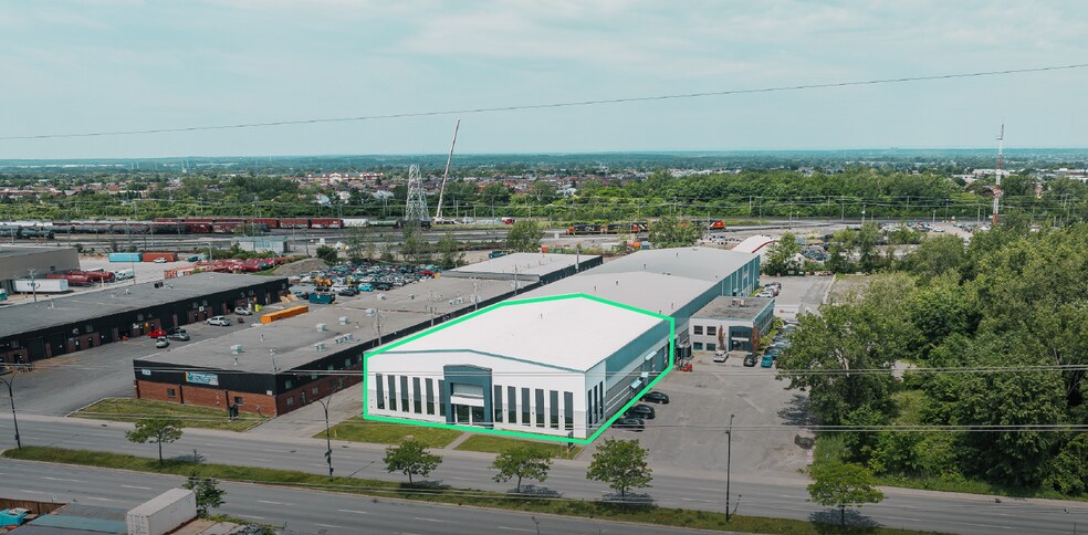 Primary Photo Of 9055 Boul Henri-Bourassa E, Montréal Industrial For Lease