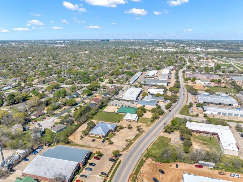 More Photos Of 3308 Longmire Dr, College Station Office For Lease