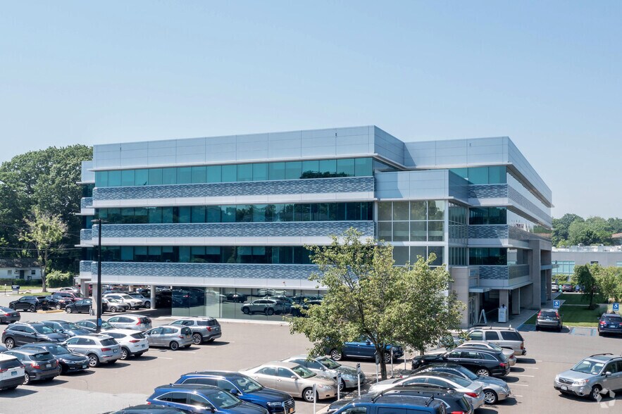 Primary Photo Of 500 W Putnam Ave, Greenwich Office For Lease