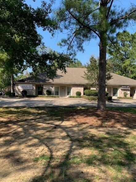 More Photos Of 10621 N Oak Hills Pky, Baton Rouge Medical For Sale