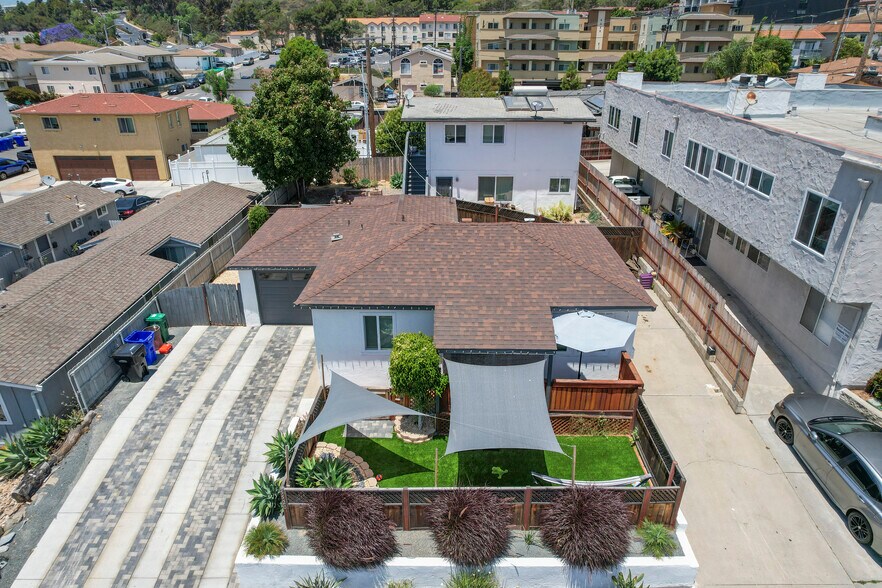 More Photos Of 5520 Riley St, San Diego Apartments For Sale