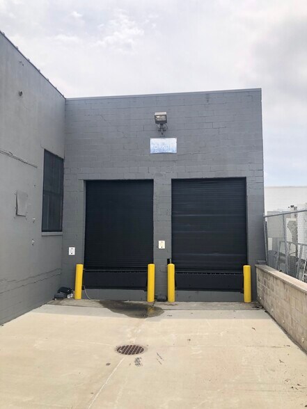 More Photos Of 608 Main St, Westbury Warehouse For Lease