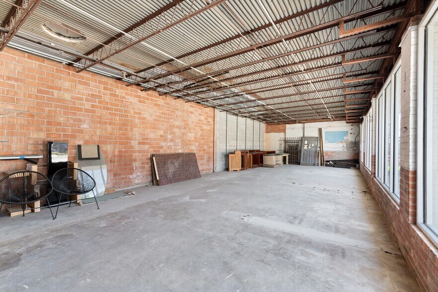 More Photos Of 722 Durham Dr, Houston Office For Sale