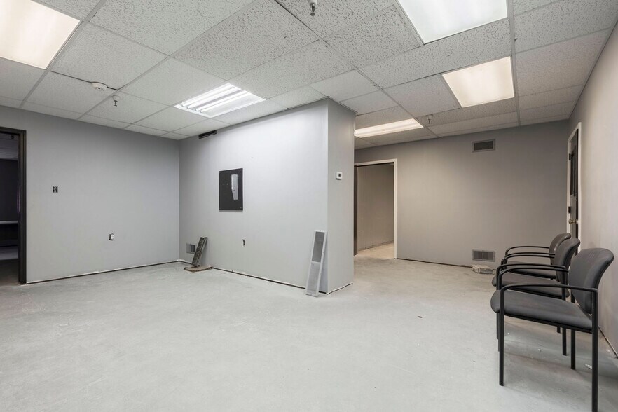 More Photos Of 1311 Bernheim Ln, Louisville Industrial For Sale