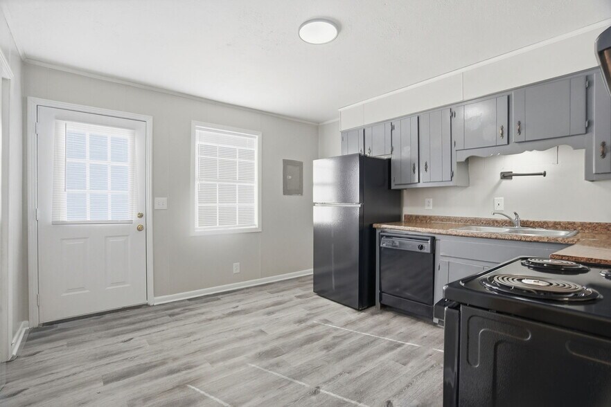 More Photos Of , Portland Multifamily For Sale