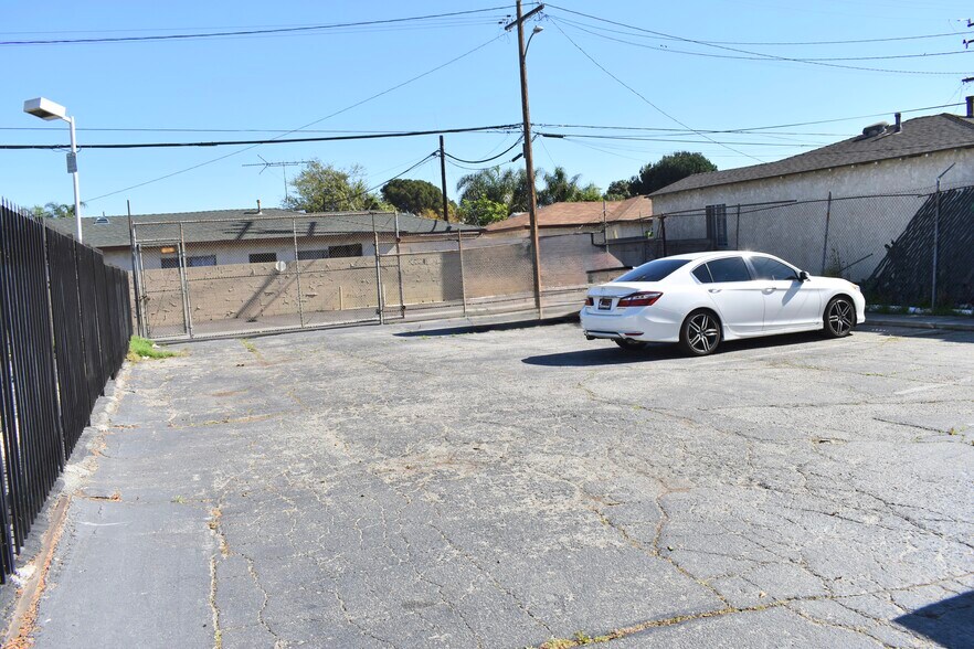 More Photos Of 14812 Paramount Blvd, Paramount Fast Food For Sale