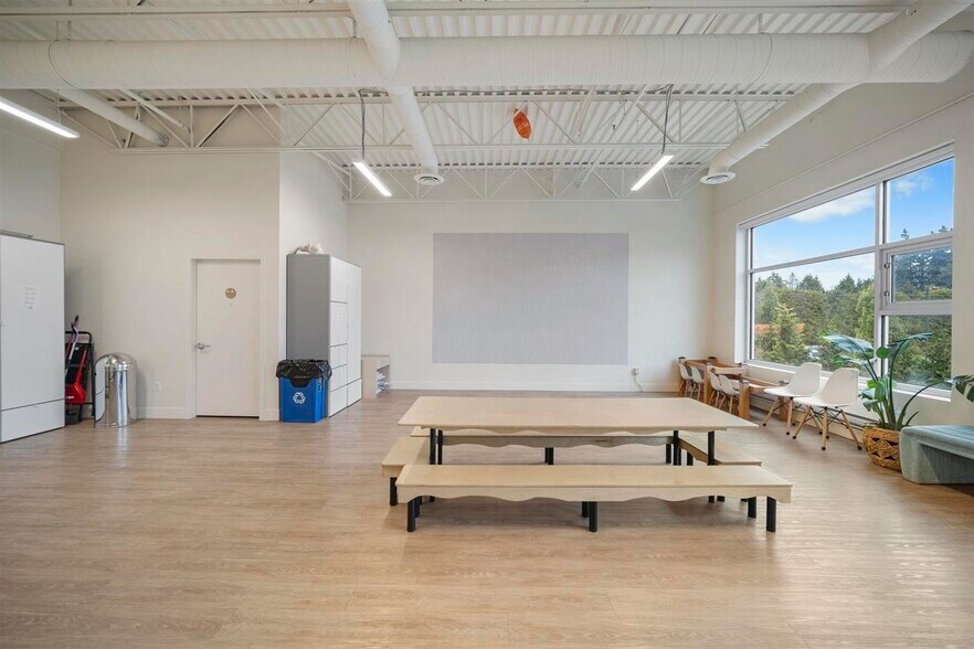 More Photos Of 19748A 86th Av, Langley Warehouse For Sale