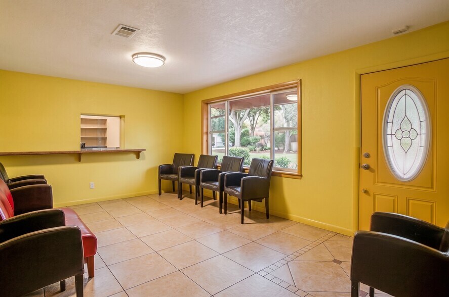 More Photos Of 4542 Alba St, Pace Office For Sale
