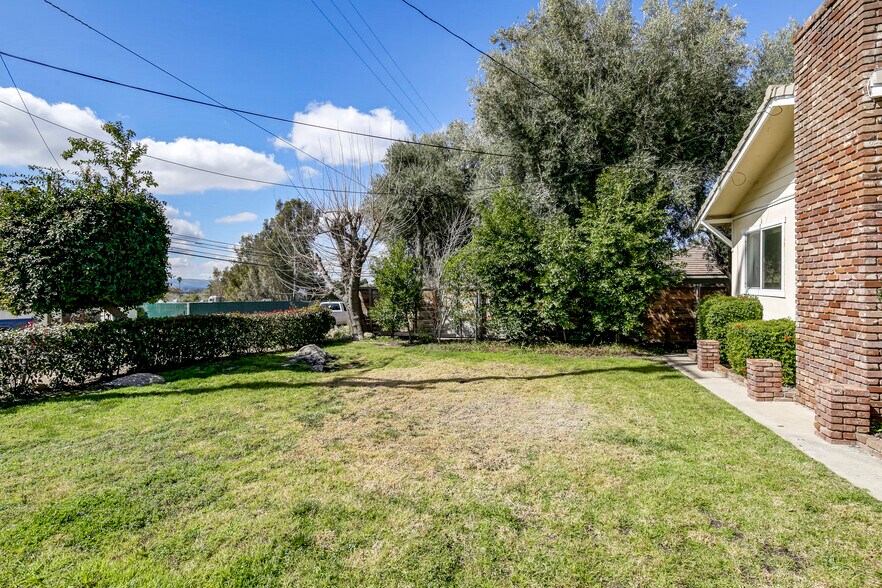 More Photos Of 2371 Mentone Ave, Mentone Apartments For Sale