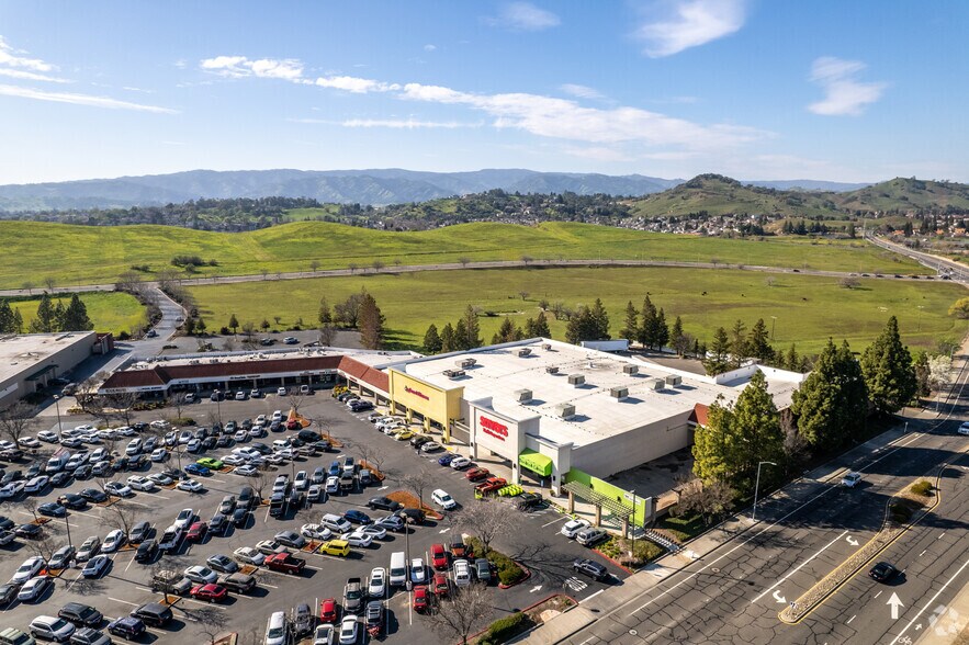 More Photos Of 100-152 Browns Valley Pky, Vacaville Unknown For Lease