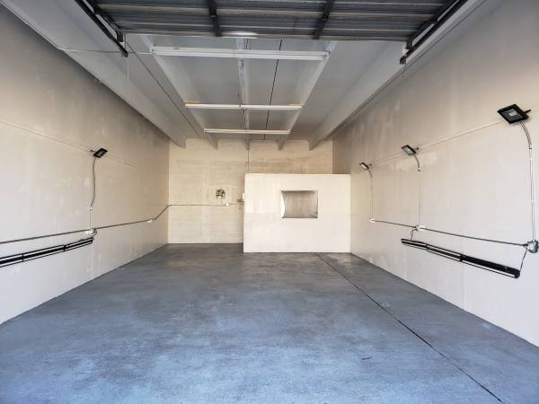 More Photos Of 950 Old Dixie Hwy, Lake Park Warehouse For Lease