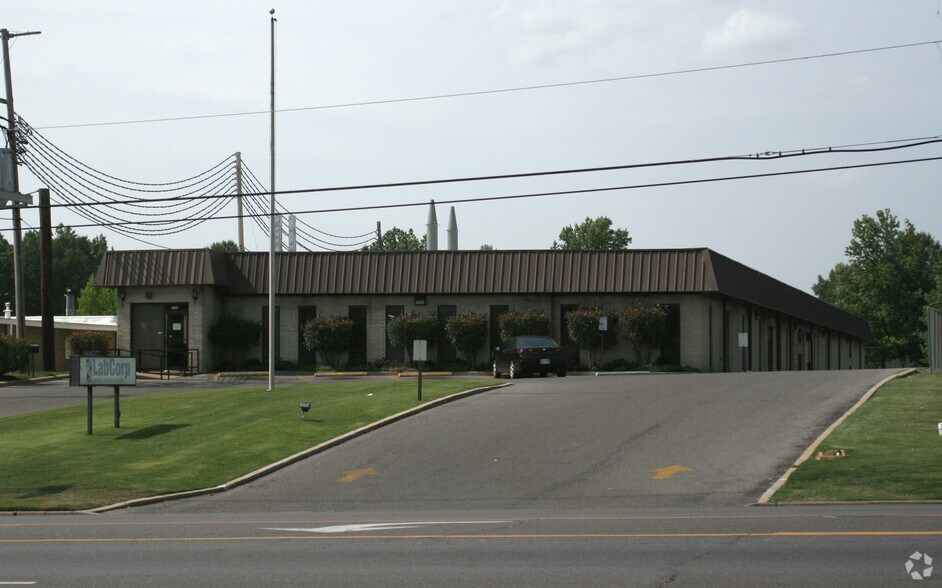Primary Photo Of 1120 Stateline Rd W, Southaven Medical For Sale