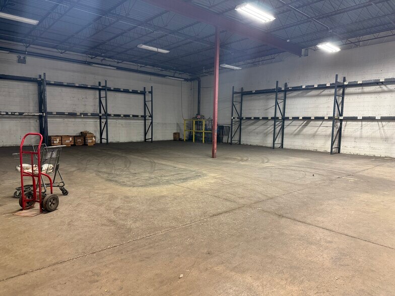 More Photos Of 711 19th St, Rockford Manufacturing For Sale