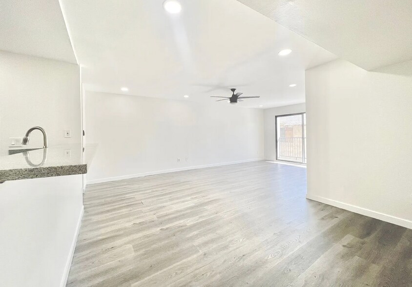 More Photos Of 7437 Haskell Ave, Van Nuys Apartments For Sale