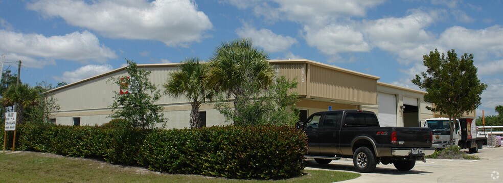 More Photos Of 5612 6th St W, Lehigh Acres Warehouse For Lease