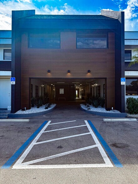 More Photos Of 8140 College Pky, Fort Myers Medical For Lease