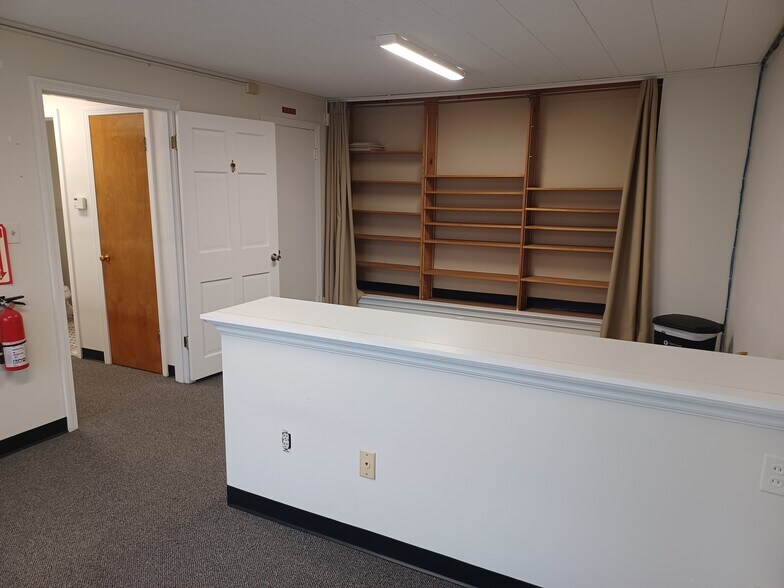 More Photos Of 1425 Abbott Rd, Buffalo Storefront Retail Office For Lease