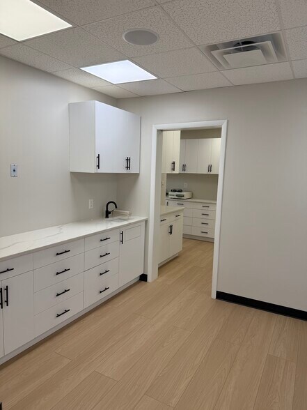 More Photos Of 160 Middle Neck Rd, Great Neck Apartments For Lease