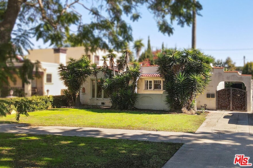 Primary Photo Of 3938 East Blvd, Los Angeles Multifamily For Sale