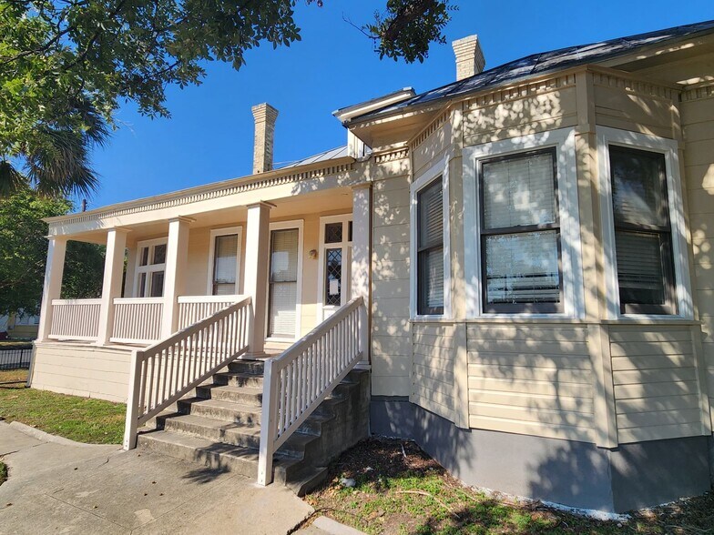 More Photos Of 1249 S Saint Marys St, San Antonio Office Residential For Sale