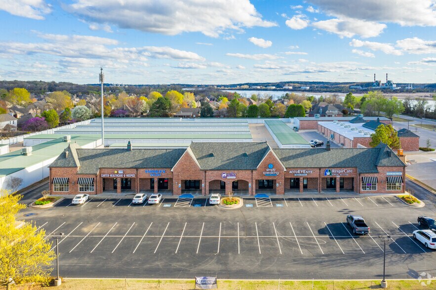 More Photos Of 2830-2846 E 101st St, Tulsa Unknown For Lease