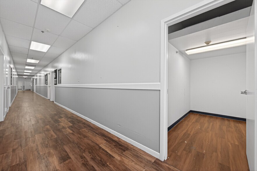 More Photos Of 8525 Queenston Blvd, Houston Freestanding For Sale