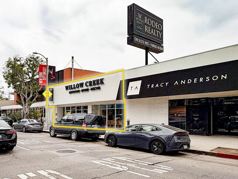 Primary Photo Of 12345 Ventura Blvd, Studio City Storefront Retail Office For Lease