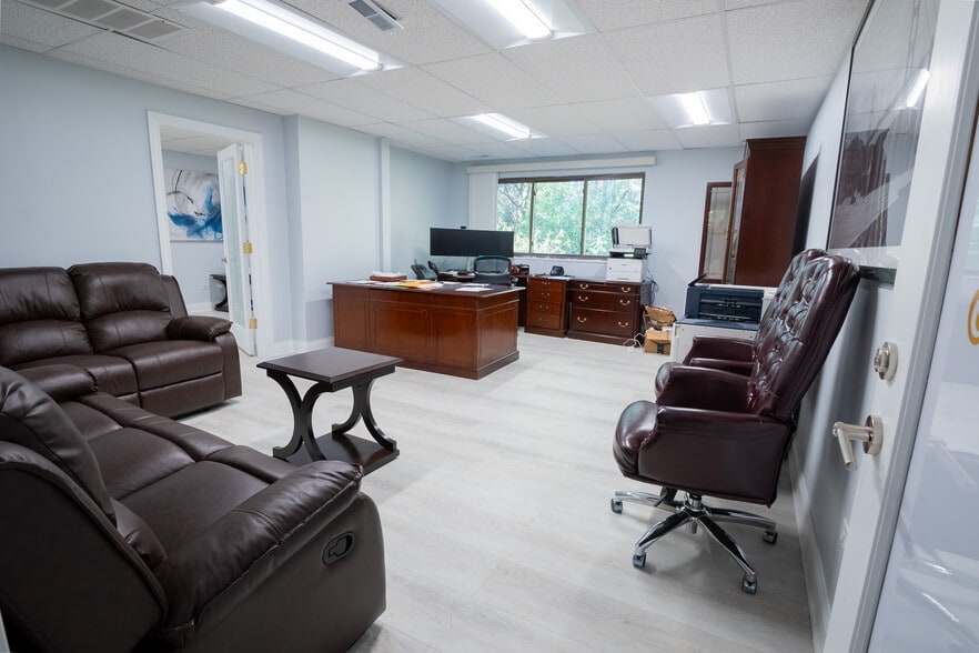 More Photos Of 6600 W College Dr, Palos Heights Medical For Sale