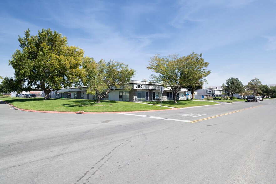 More Photos Of 390 Freeport Blvd, Sparks Flex For Lease