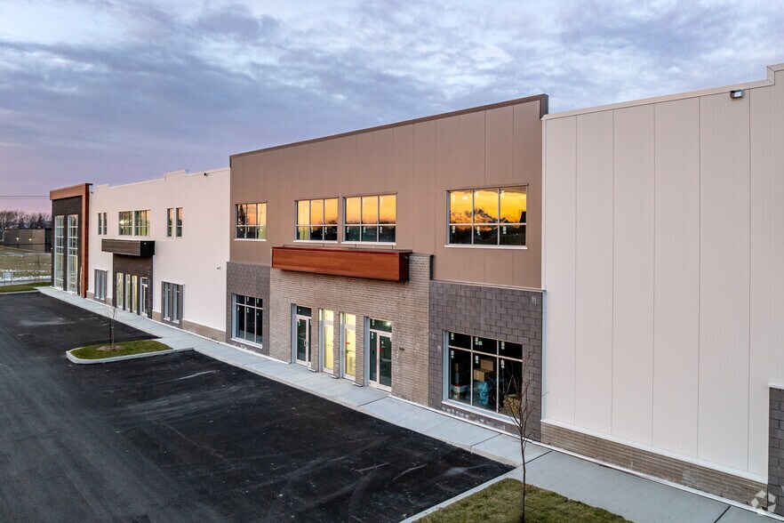 More Photos Of 160 Av D'ibéria, Candiac Industrial For Lease