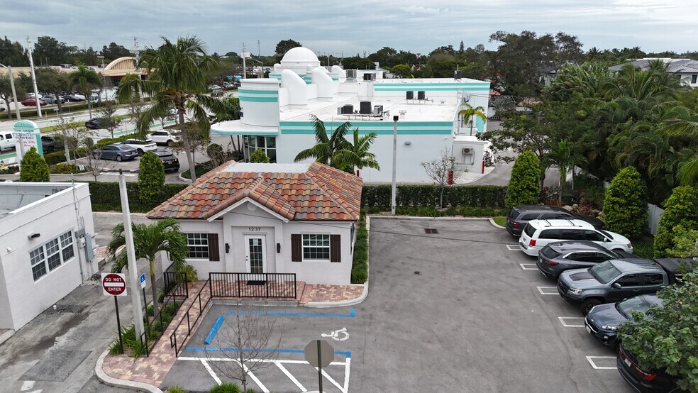 More Photos Of 1201-1237 N Federal Hwy, Delray Beach Freestanding For Lease