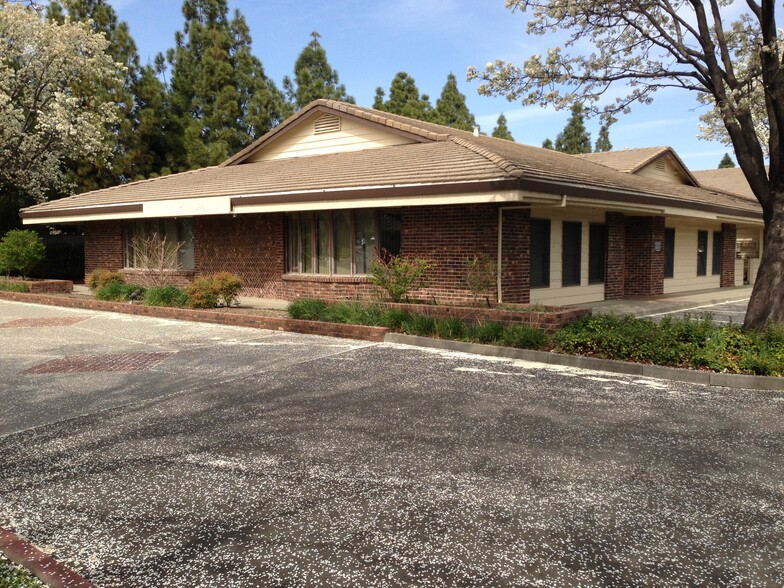 Primary Photo Of 1241 Alamo Dr, Vacaville Office For Lease