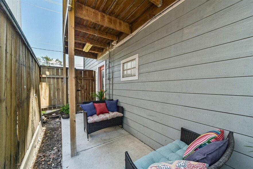 More Photos Of 543 Studewood St, Houston Specialty For Sale